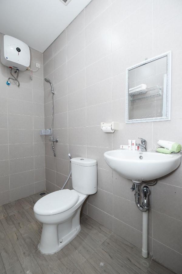 ホテル Oyo 2298 Jebres House Syariah スラカルタ エクステリア 写真