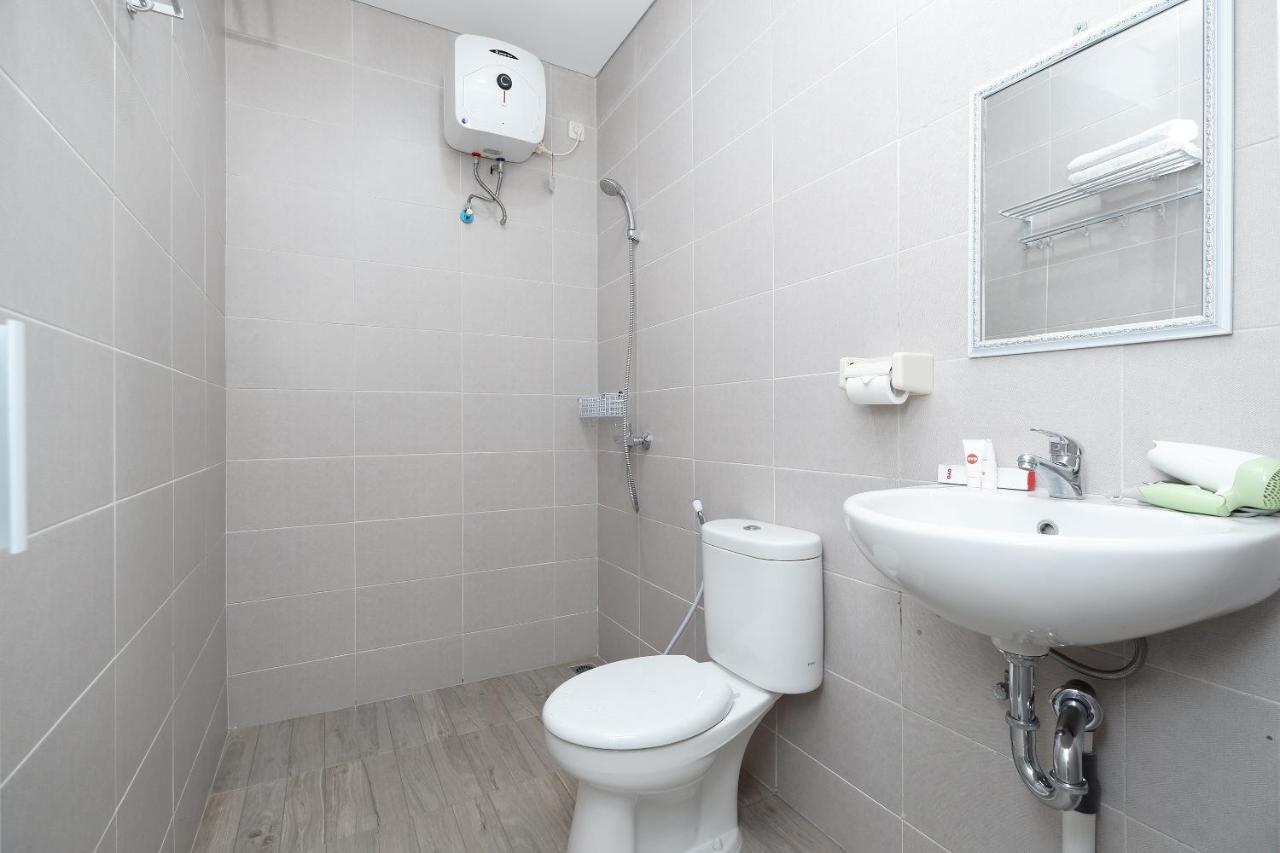 ホテル Oyo 2298 Jebres House Syariah スラカルタ エクステリア 写真