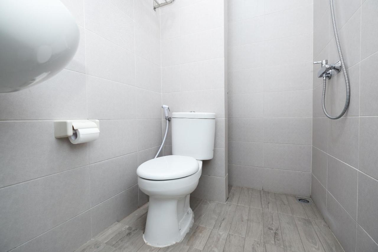 ホテル Oyo 2298 Jebres House Syariah スラカルタ エクステリア 写真