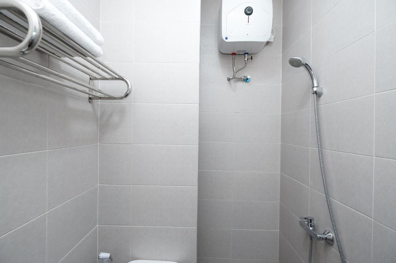 ホテル Oyo 2298 Jebres House Syariah スラカルタ エクステリア 写真